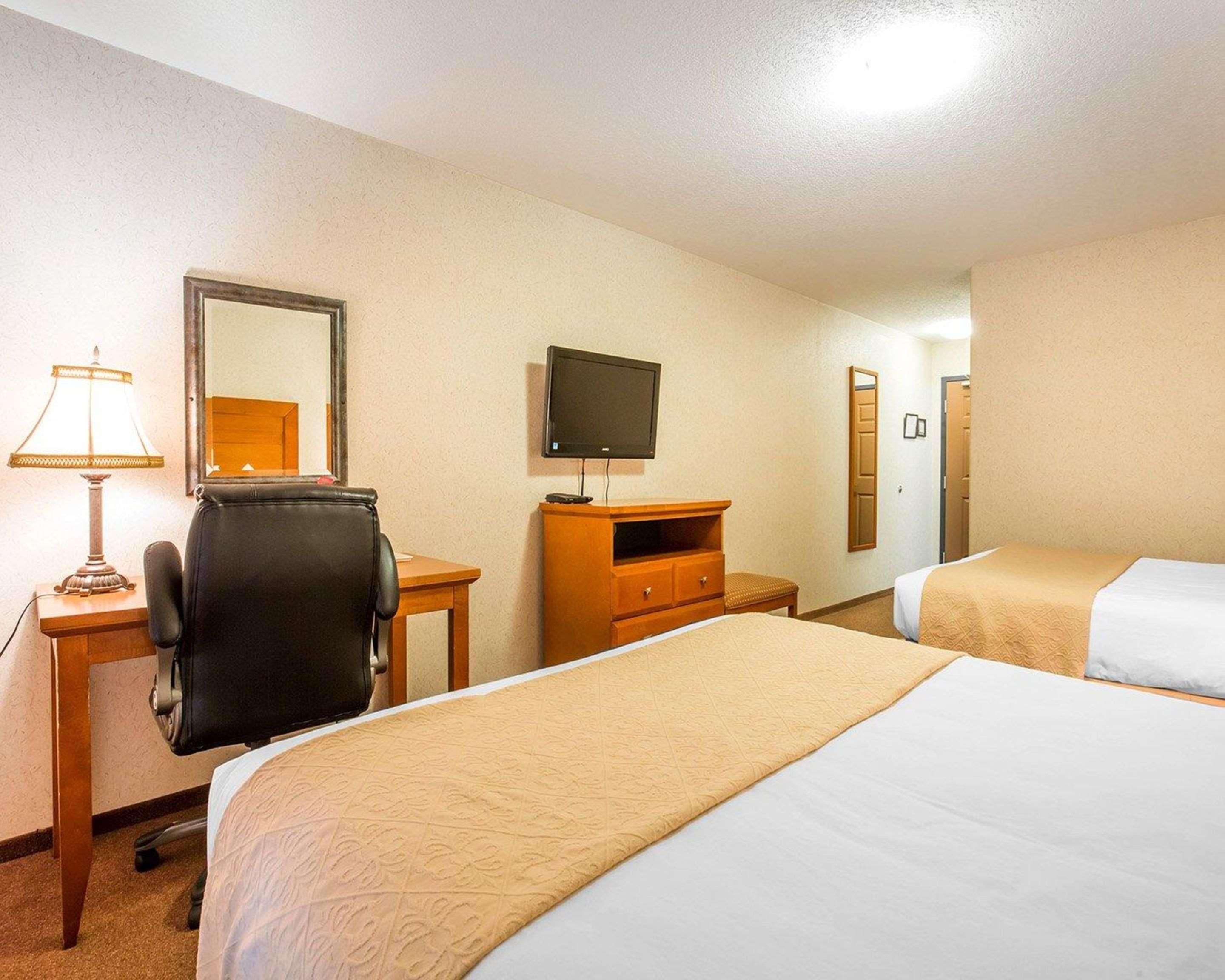 Quality Inn & Suites Lethbridge Exteriör bild