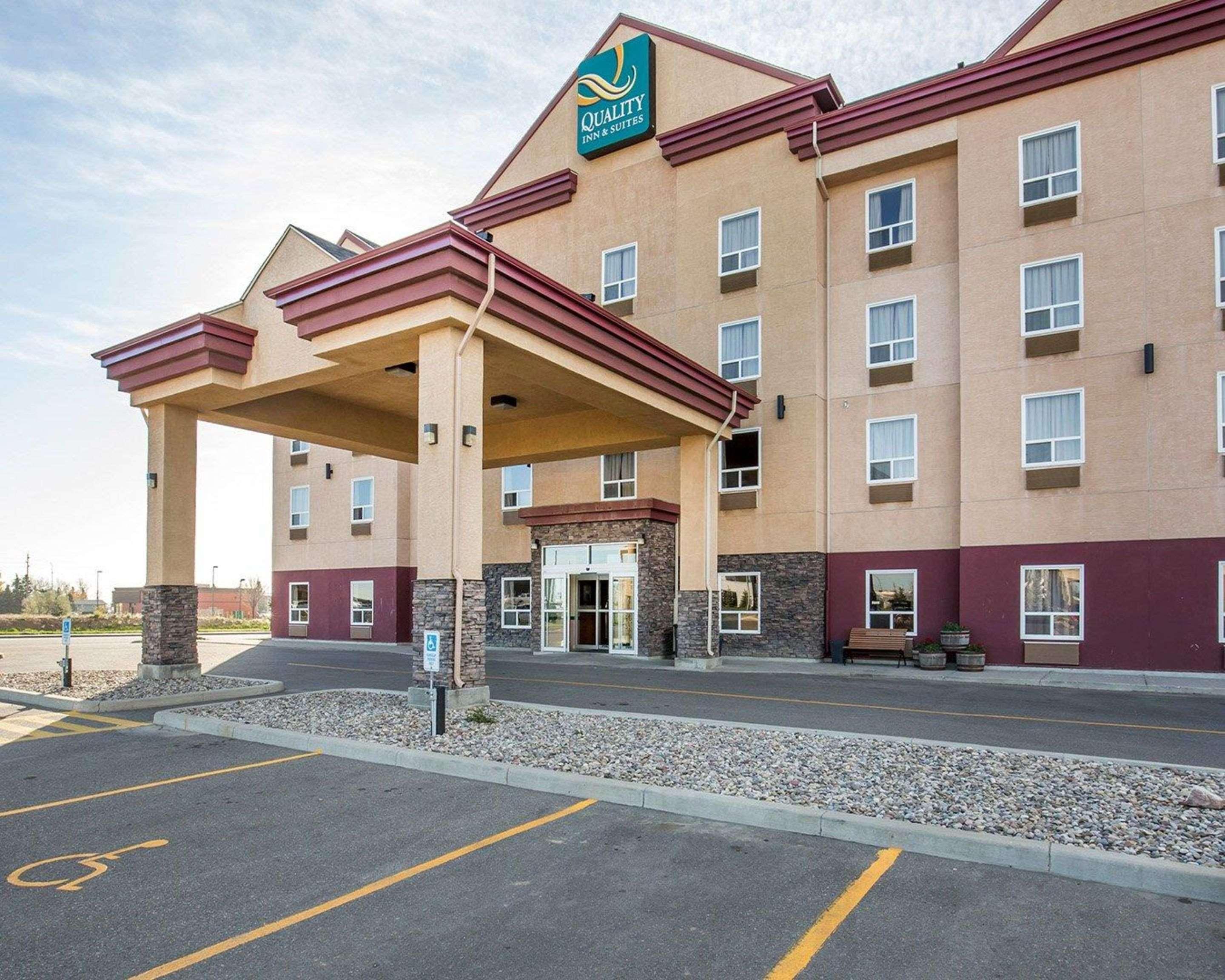 Quality Inn & Suites Lethbridge Exteriör bild