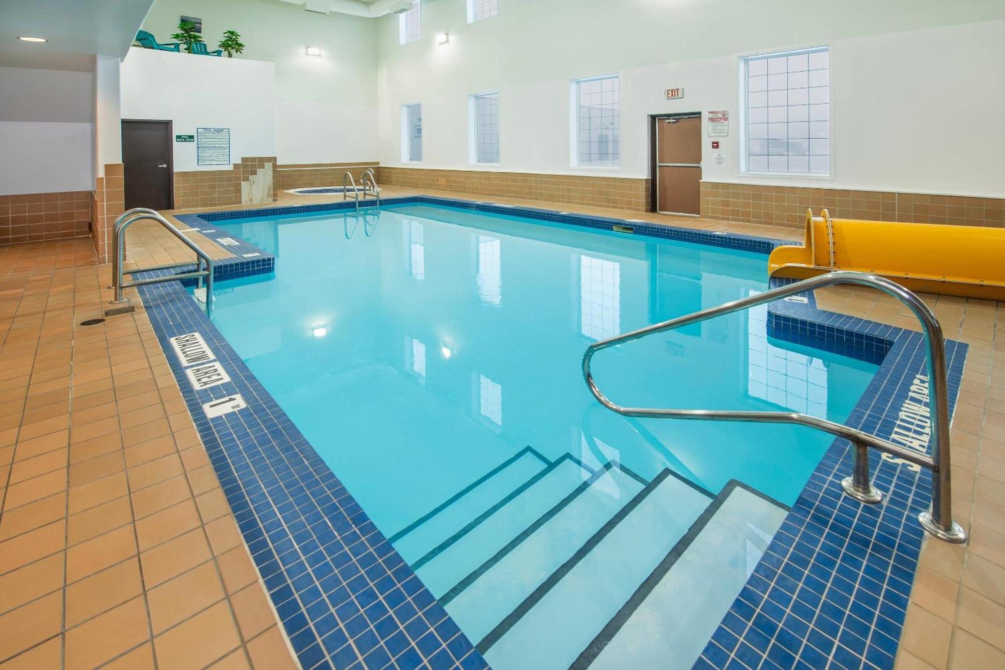 Quality Inn & Suites Lethbridge Exteriör bild