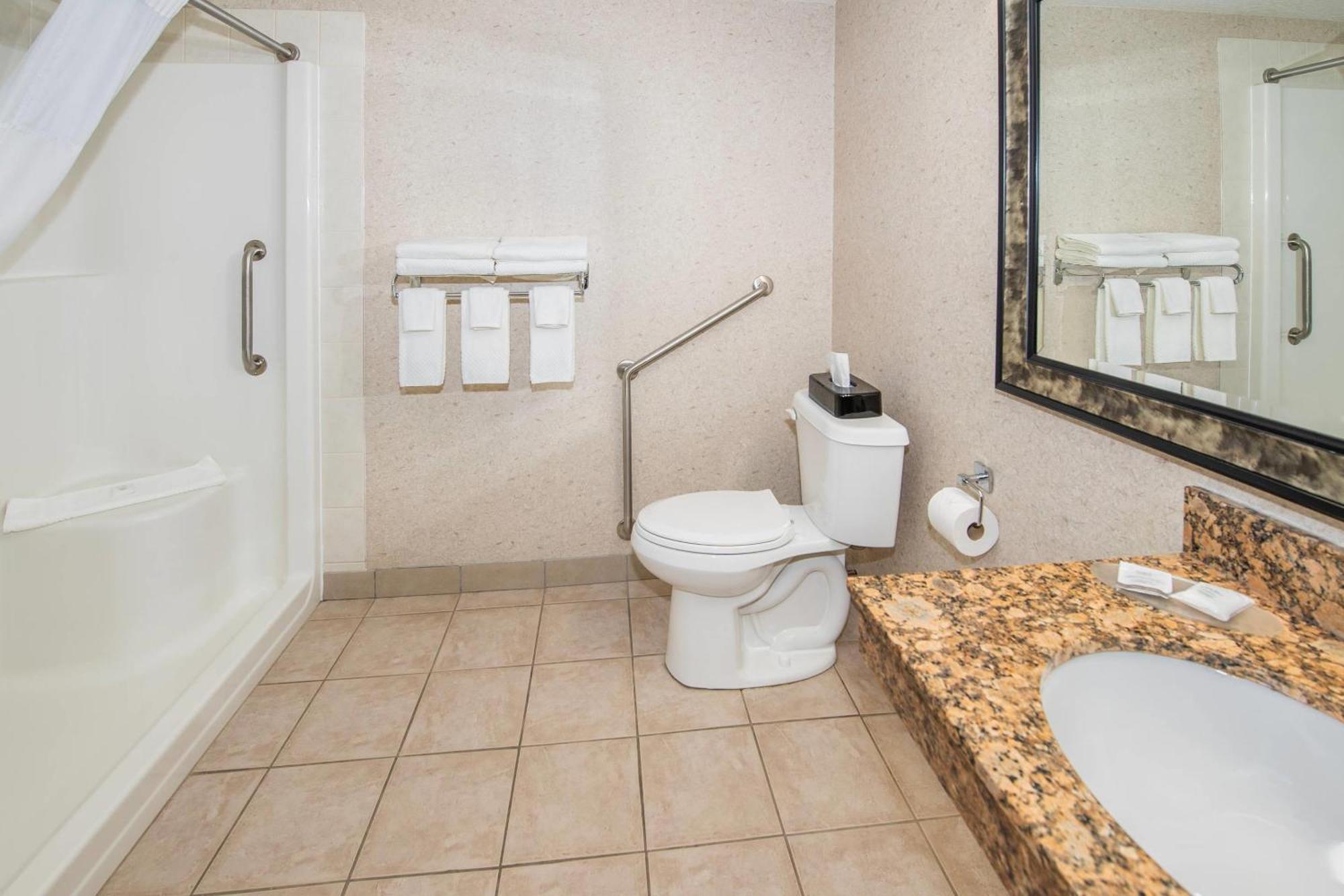 Quality Inn & Suites Lethbridge Exteriör bild