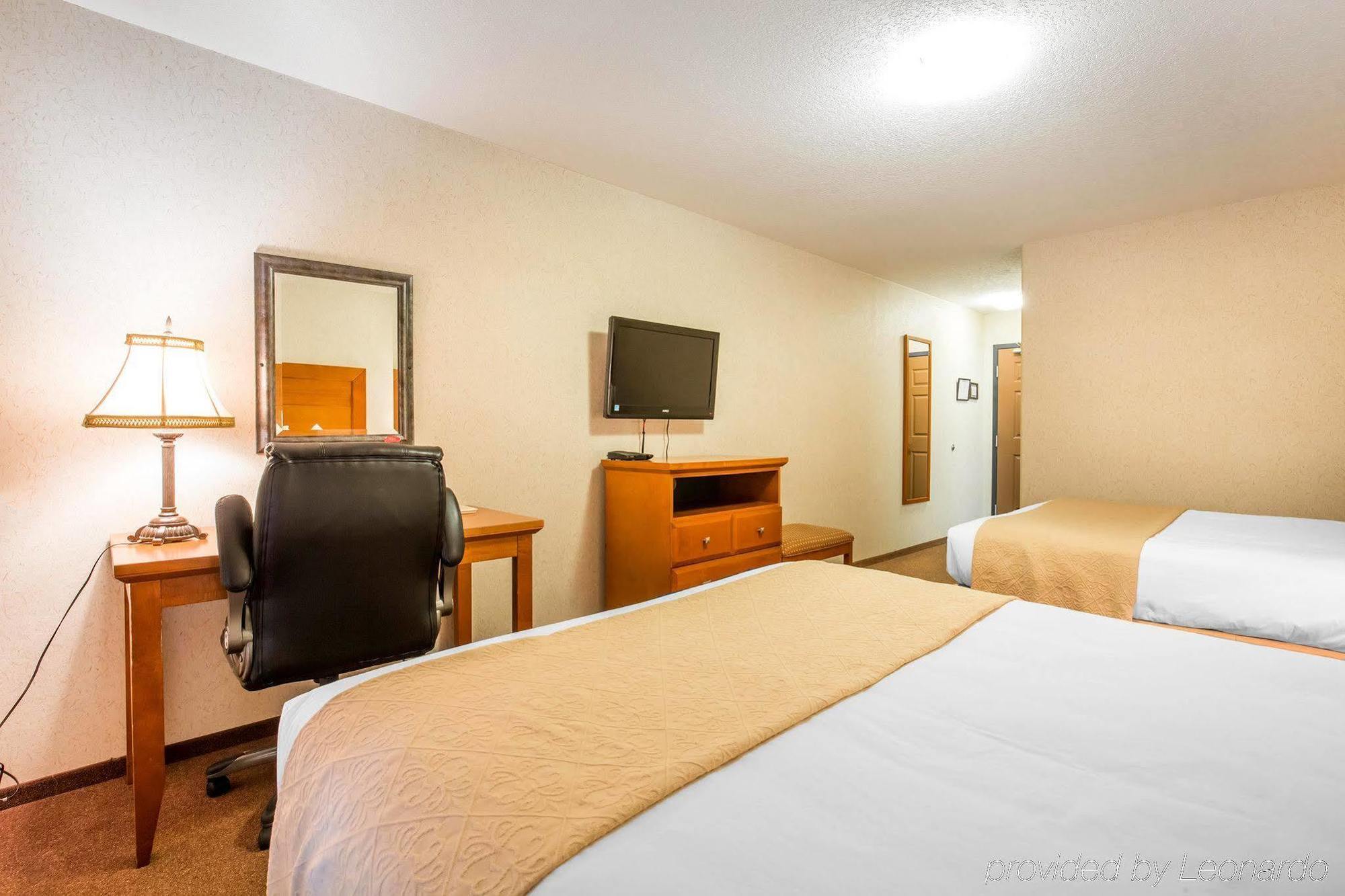 Quality Inn & Suites Lethbridge Exteriör bild