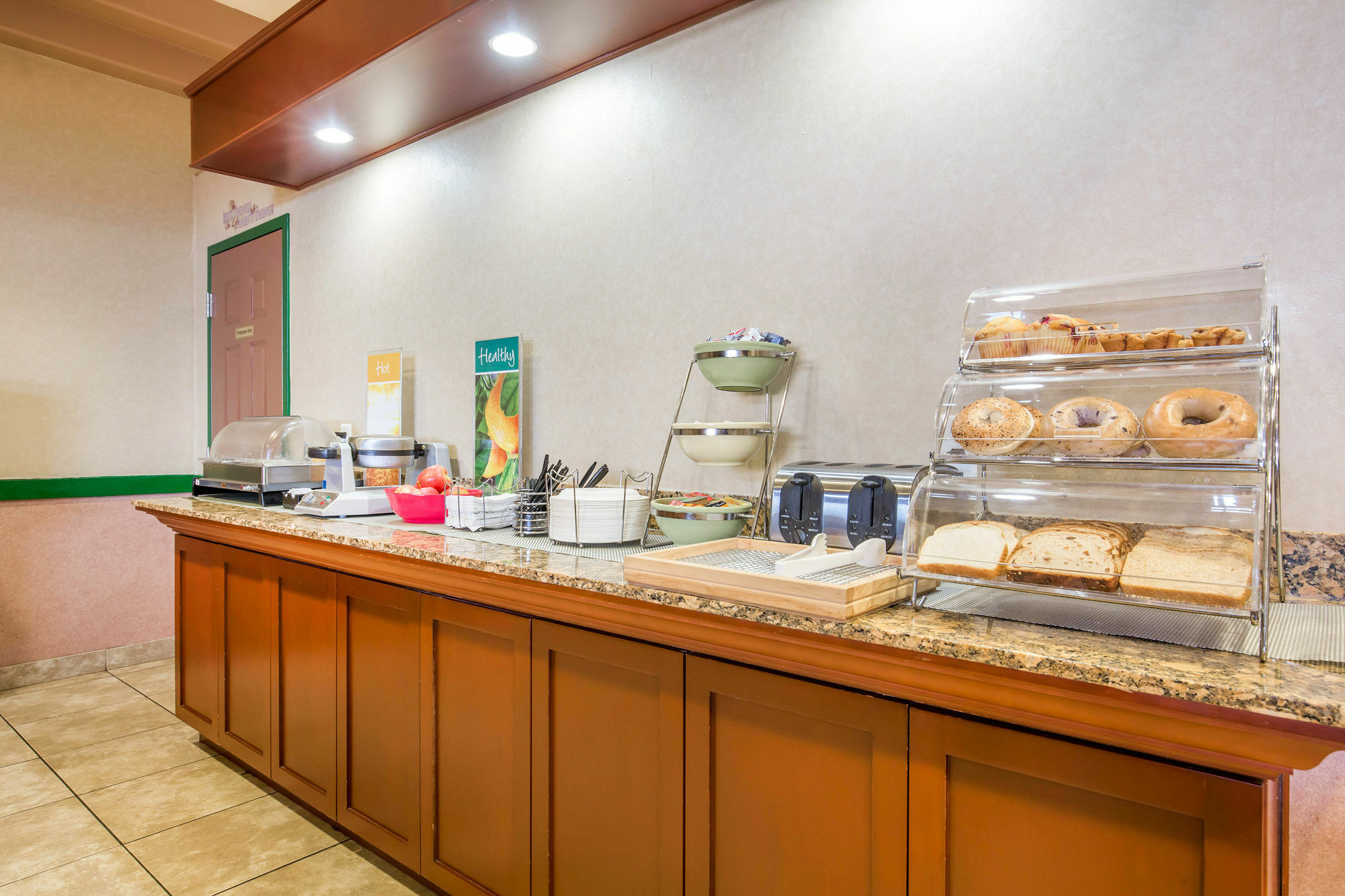 Quality Inn & Suites Lethbridge Exteriör bild